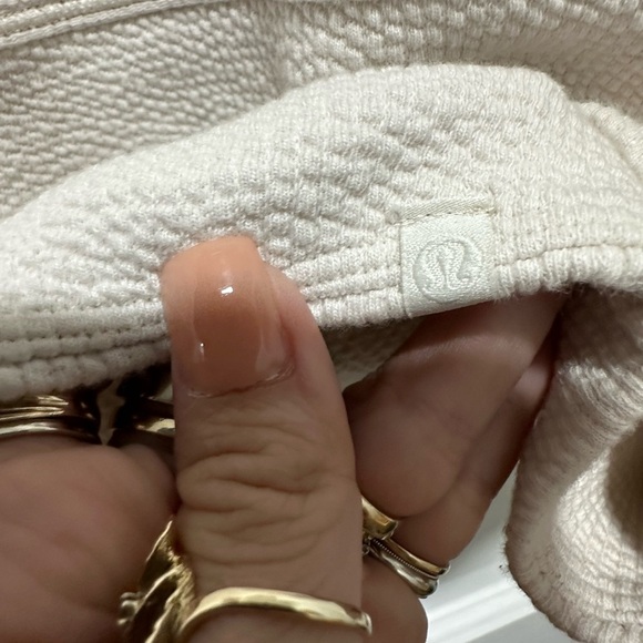 Lululemon Textured Funnel-Neck Pullover Cozy Cream Turtleneck Sweater size Large - Picture 2 of 3